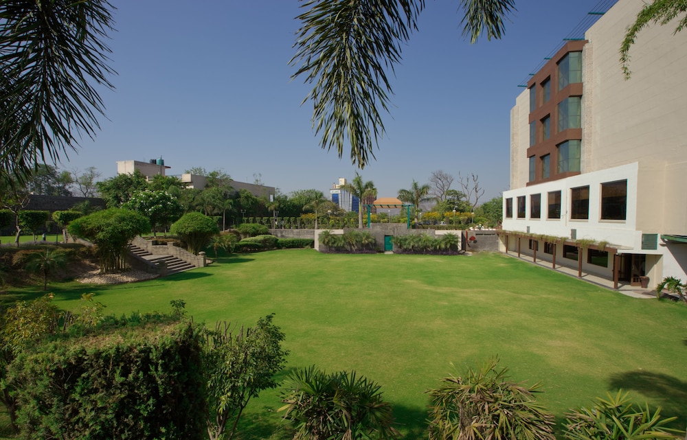 Lemon Tree Hotel Baddi 38/50