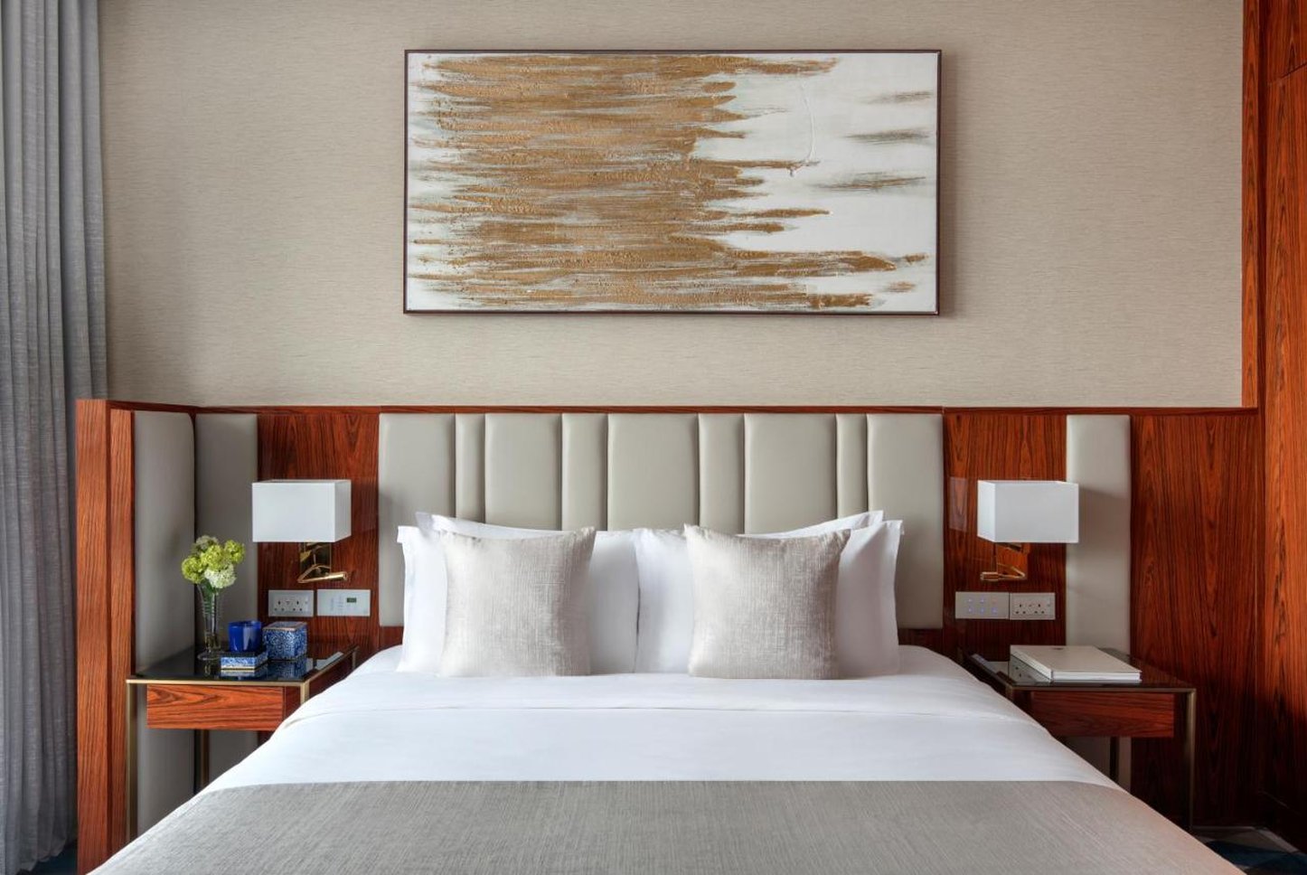 The Bentley Luxury Hotel and Suites Doha 20/60