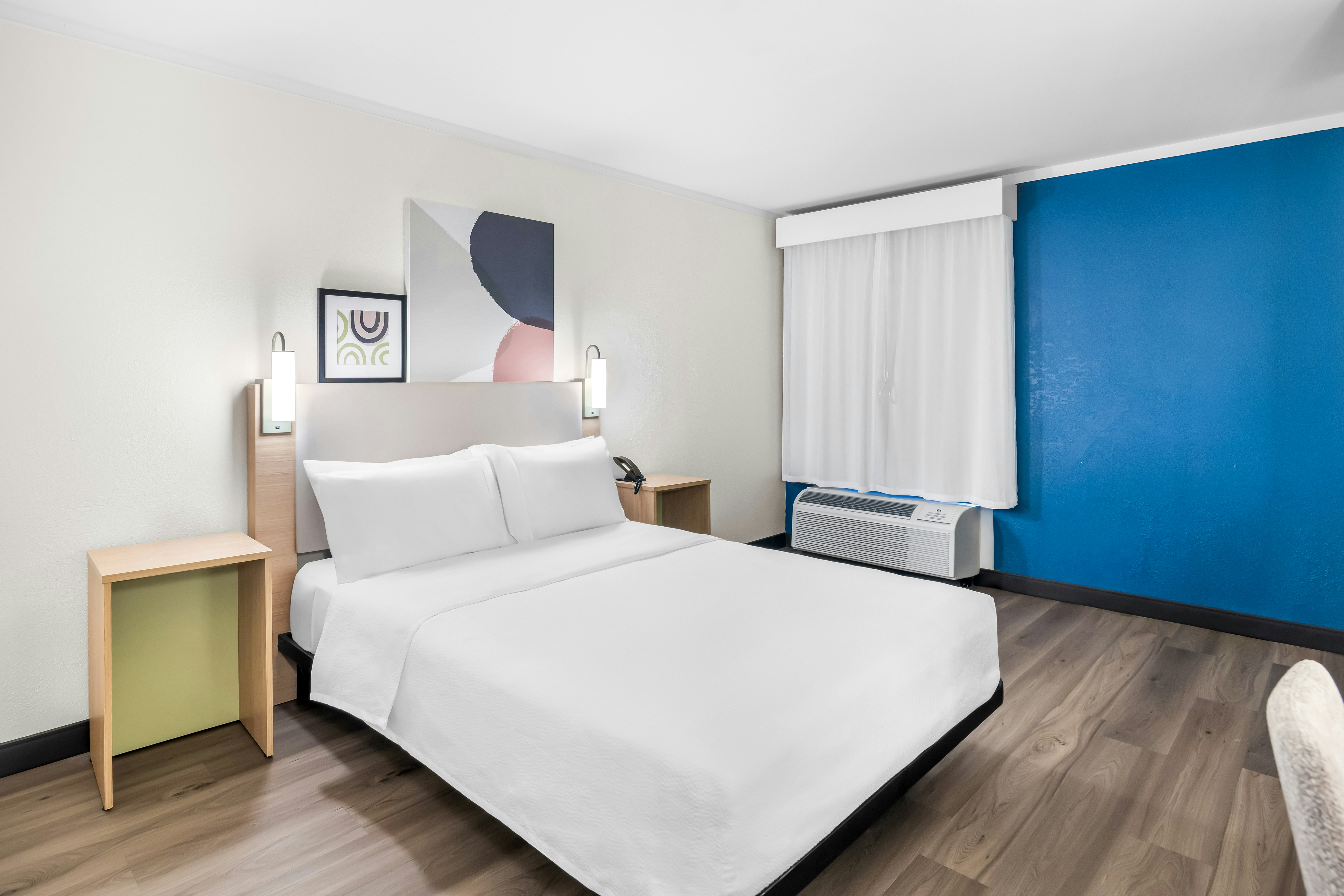 ROOM, QUEEN BED, ACCESSIBLE