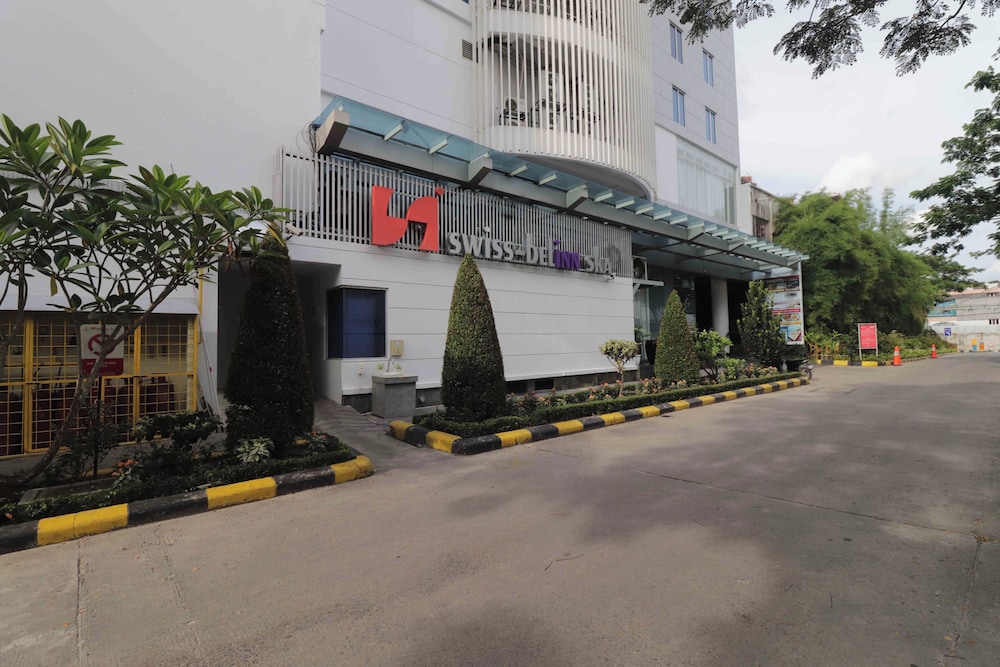 SWISS-BELINN SKA PEKANBARU 60/64