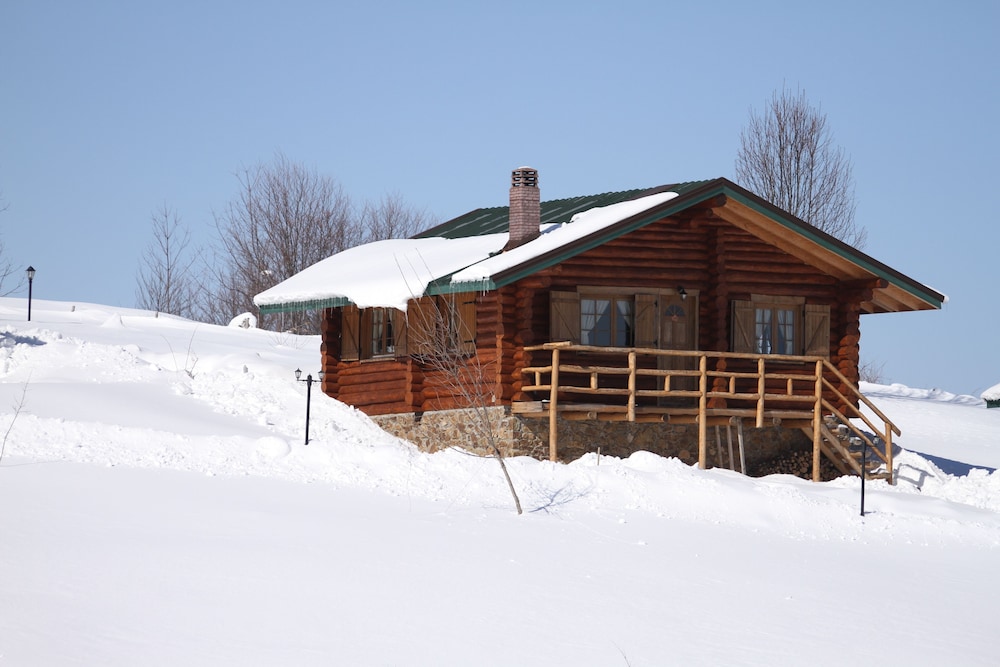 Sfendamos Wood Village 4/32