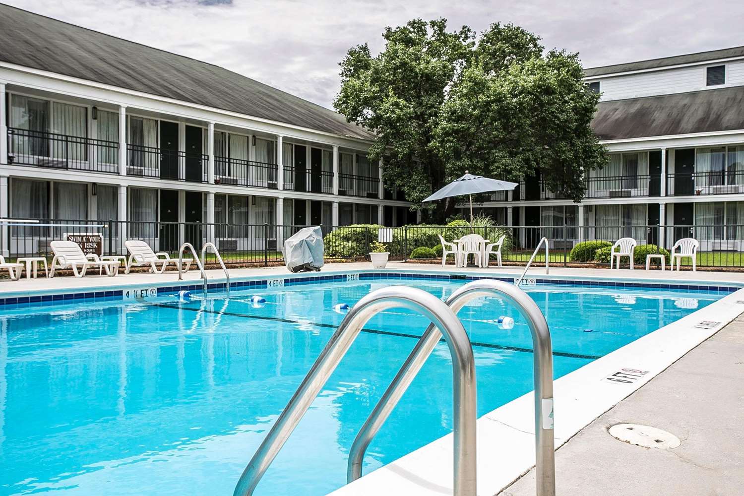 Quality Inn & Suites Santee I-95 2/31