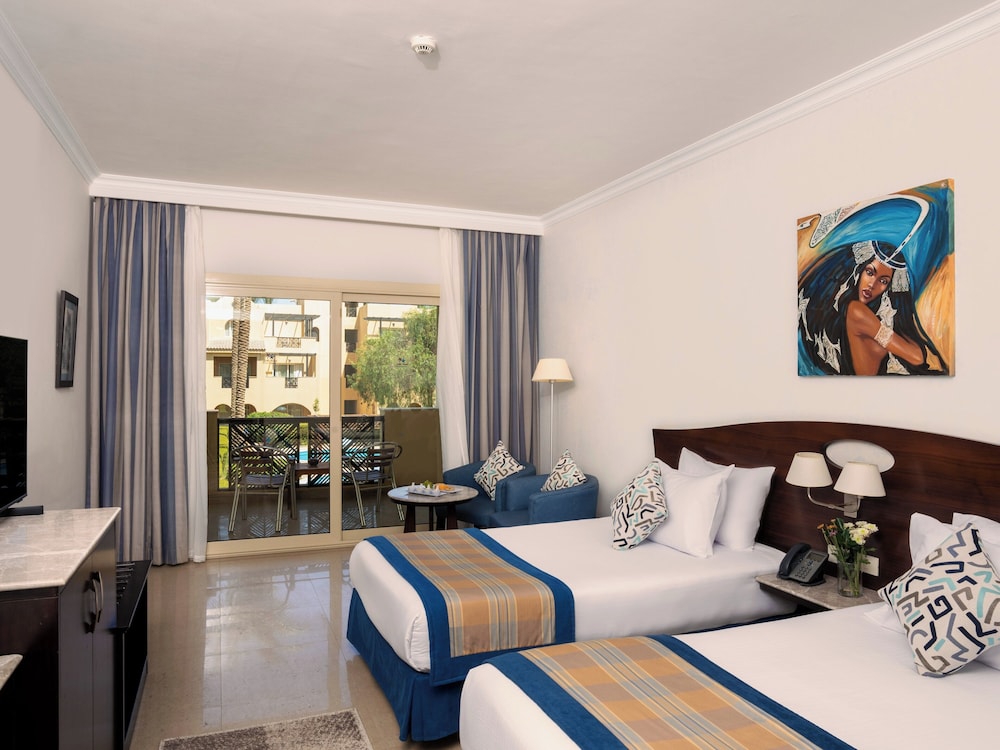 STANDARD POOL VIEW ROOM
