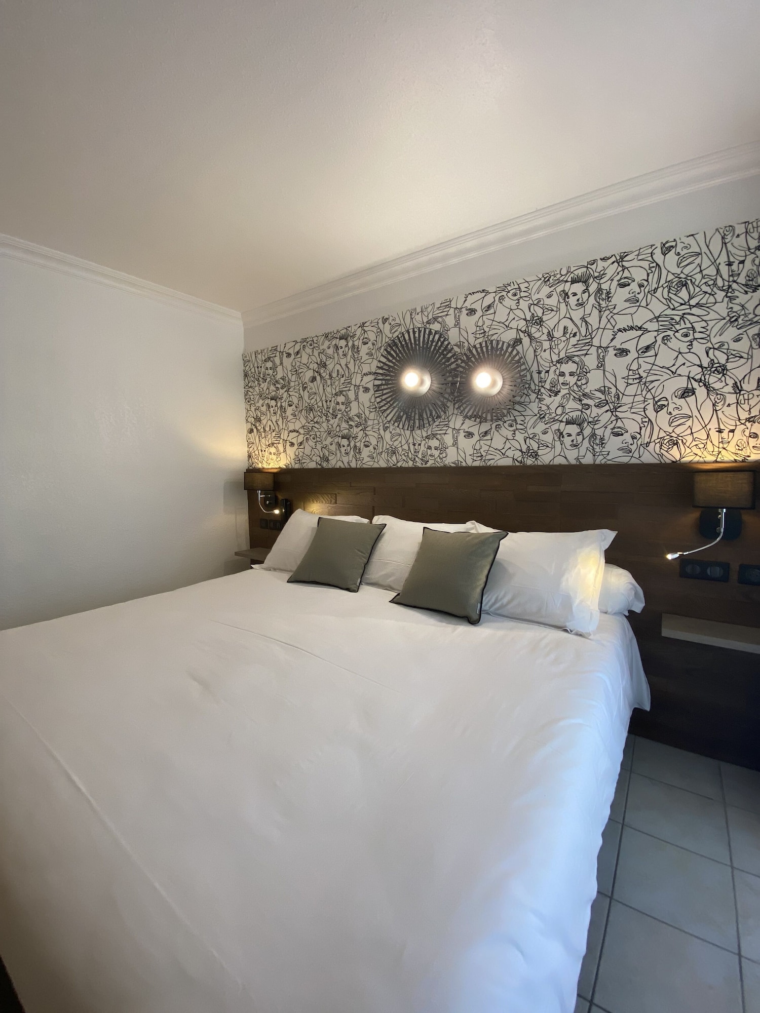 STANDARD, DOUBLE OR TWIN BED