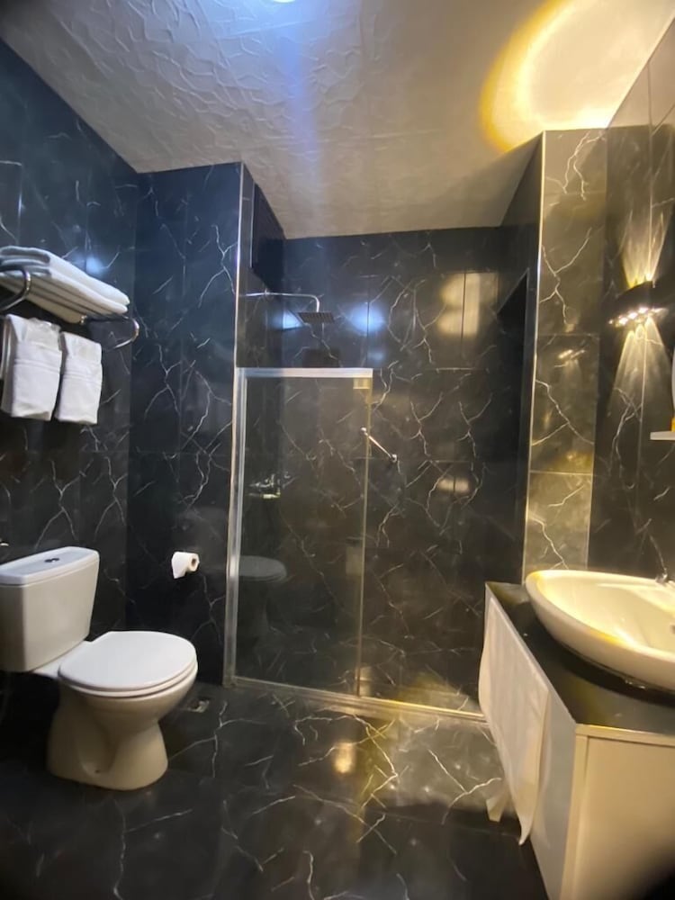 Silivri Safir Hotel & Restaurant 48/50