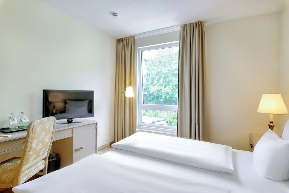 Am Schloss Kopenick By Golden Tulip Ex Best Western Hotel Am Schloss Koepenick 19/77