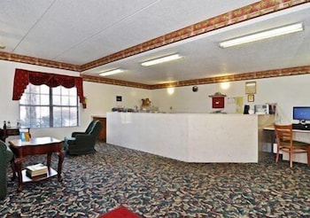 Econo Lodge Inn & Suites Albany North 3/41