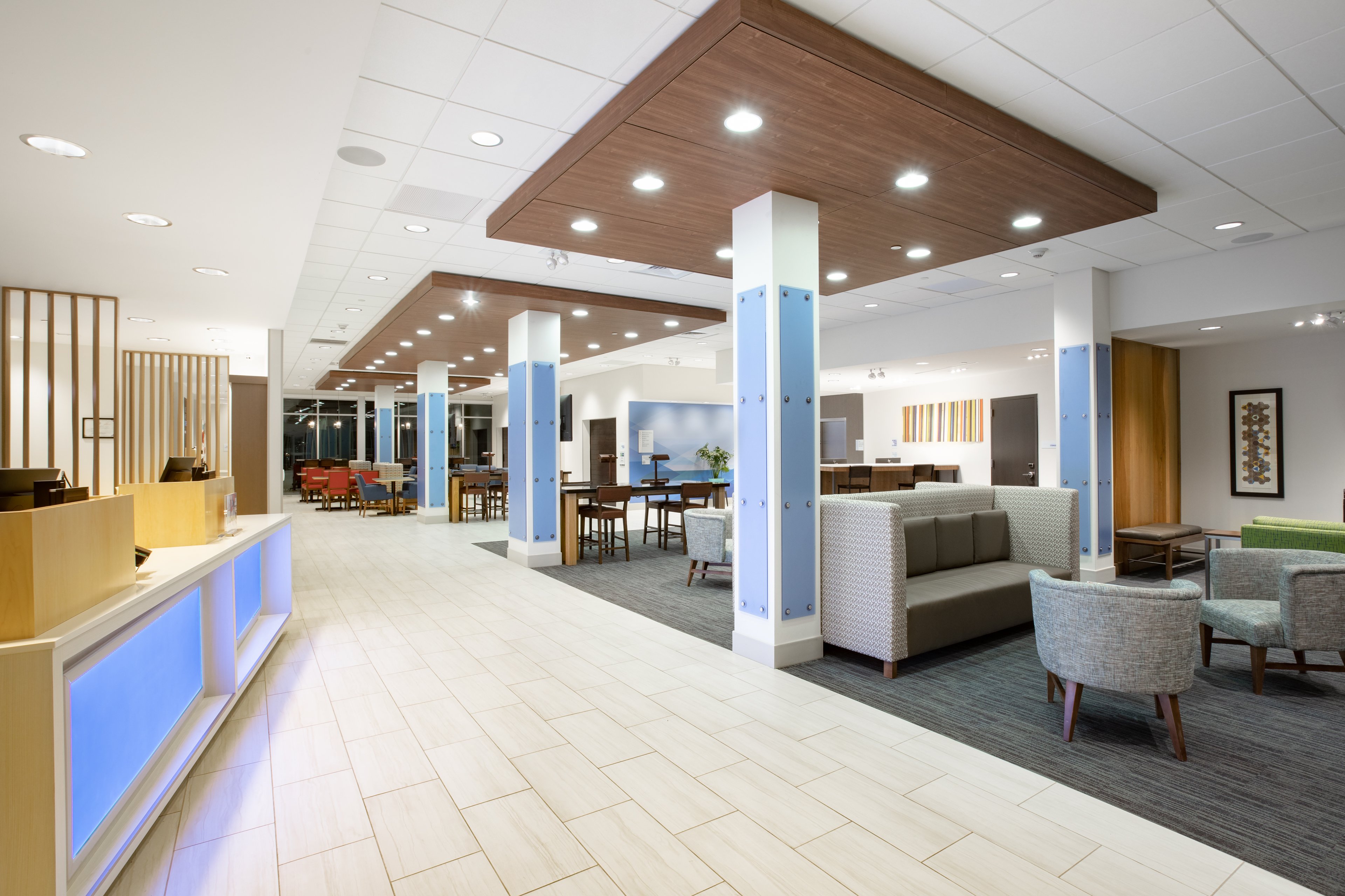 Holiday Inn Express Suites Ely 17/52