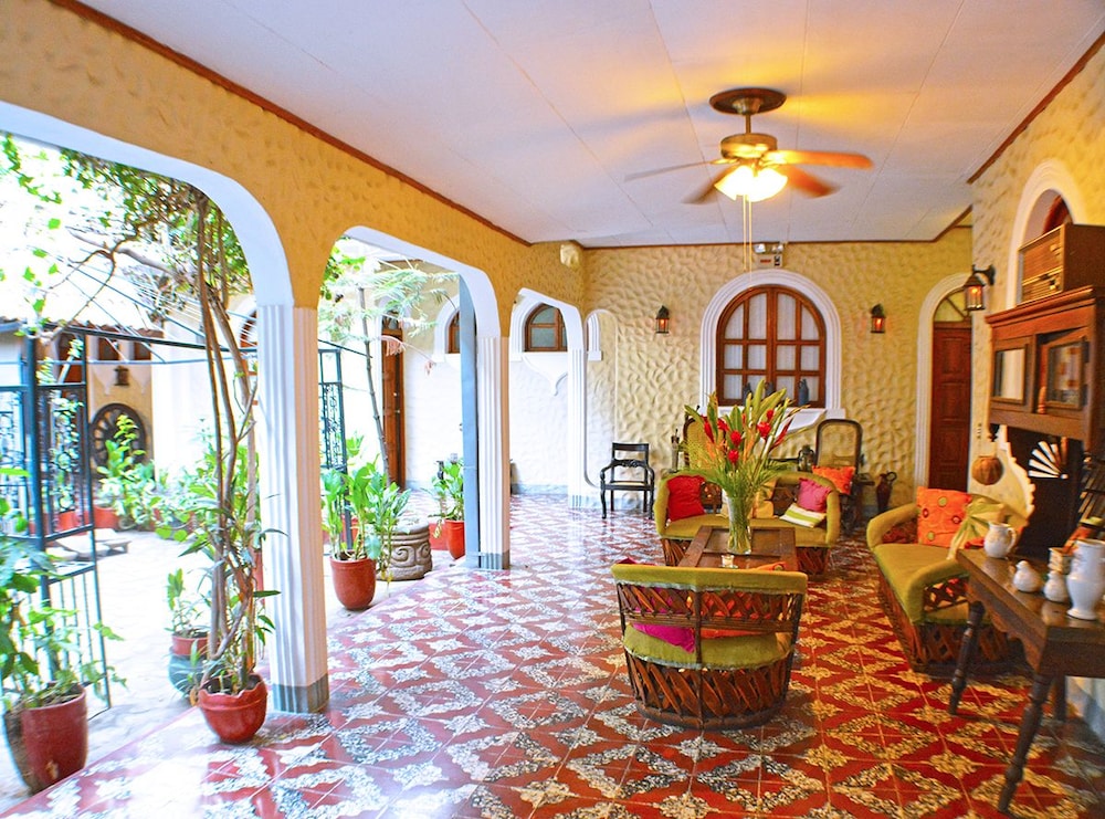Hotel Los Balcones Leon 44/48
