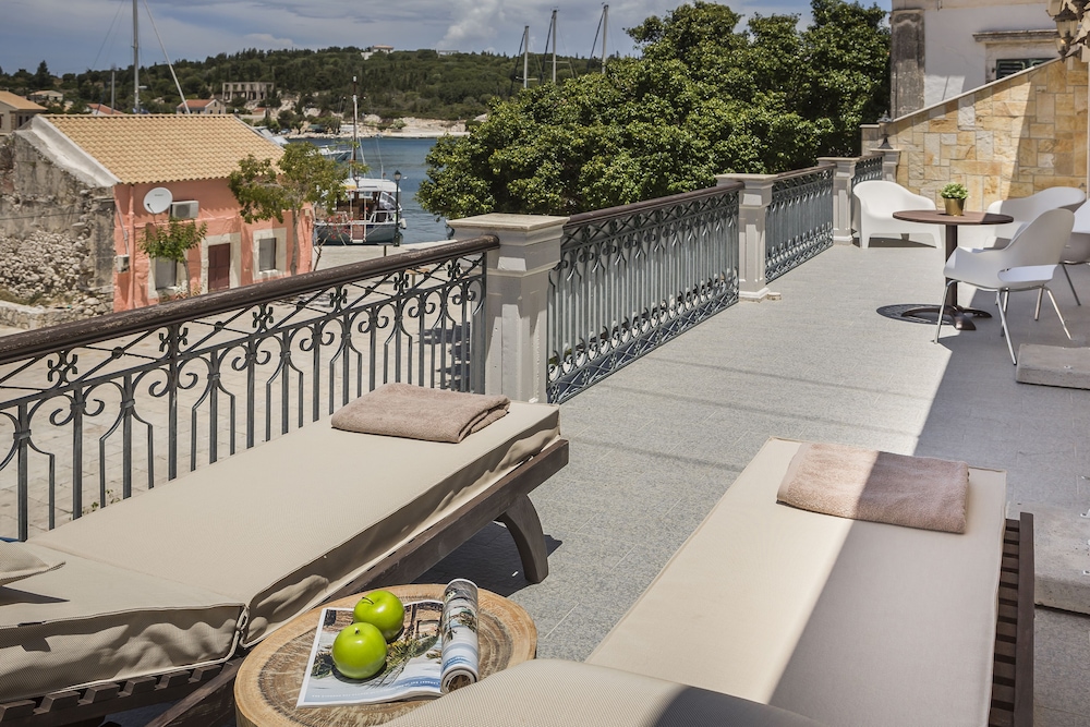 Balhambra Suites - Adults Only 27/50
