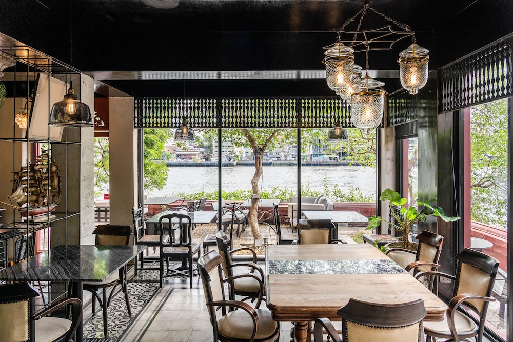 Amdaeng Bangkok Riverside Hotel 59/75