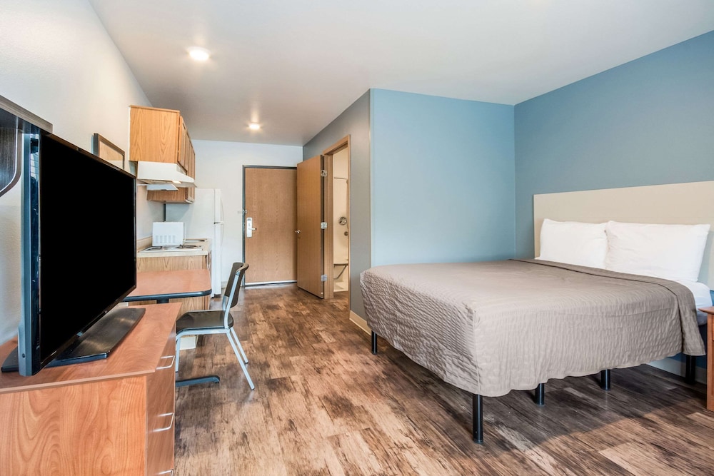 Studio 6 Extended Stay Wichita South KS 12/51