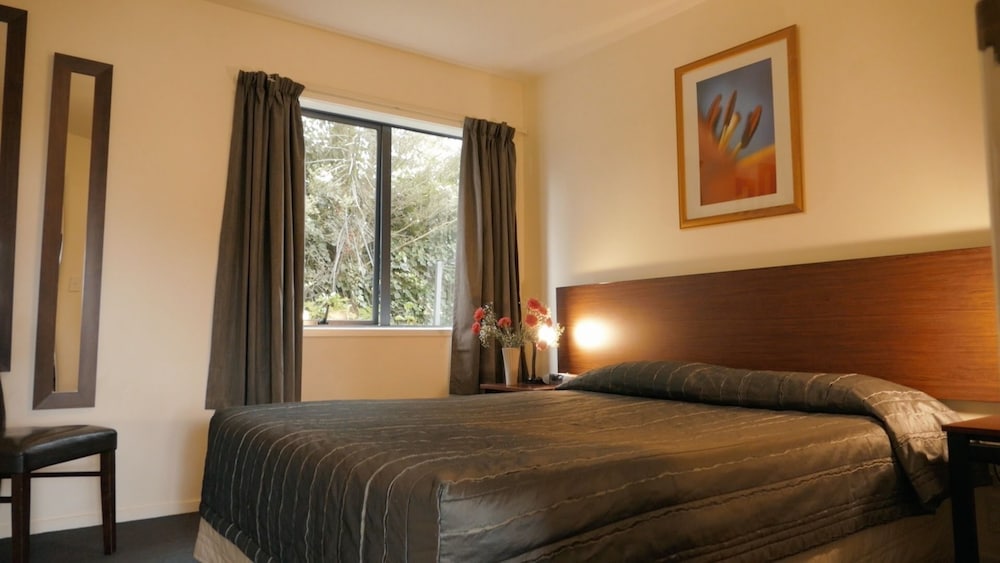 Sherborne Motor Lodge 10/52