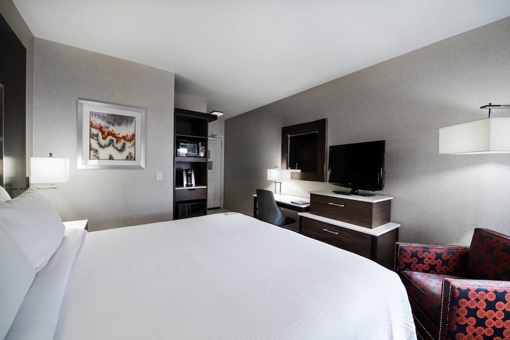 Fairfield Inn Suites Boston Cambridge 9/38