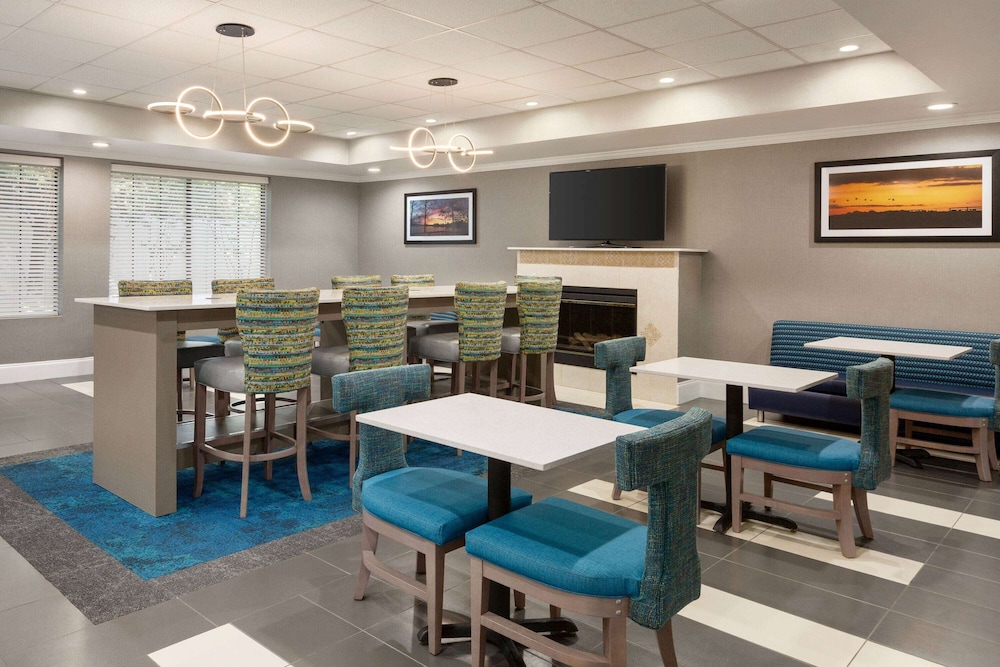 La Quinta Inn & Suites by Wyndham Dublin 45/67