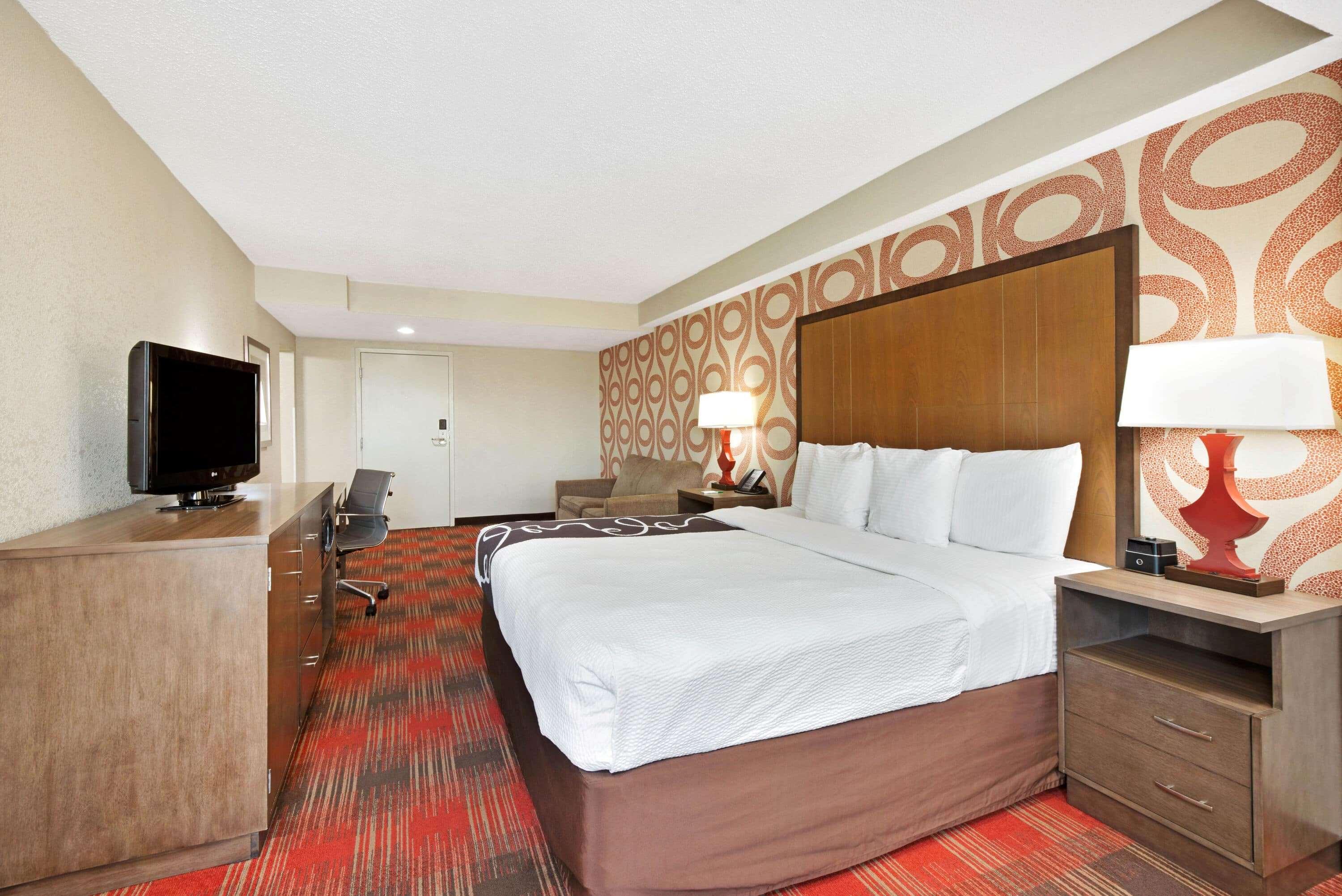 Efficiency, Suite, King Bed