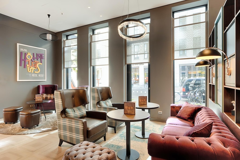Premier Inn Berlin Alexanderplatz Hotel 35/53