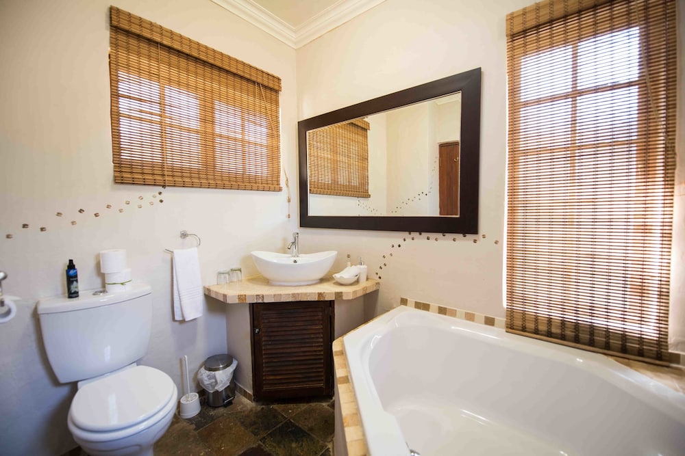 Mziki Safari Lodge 20/76