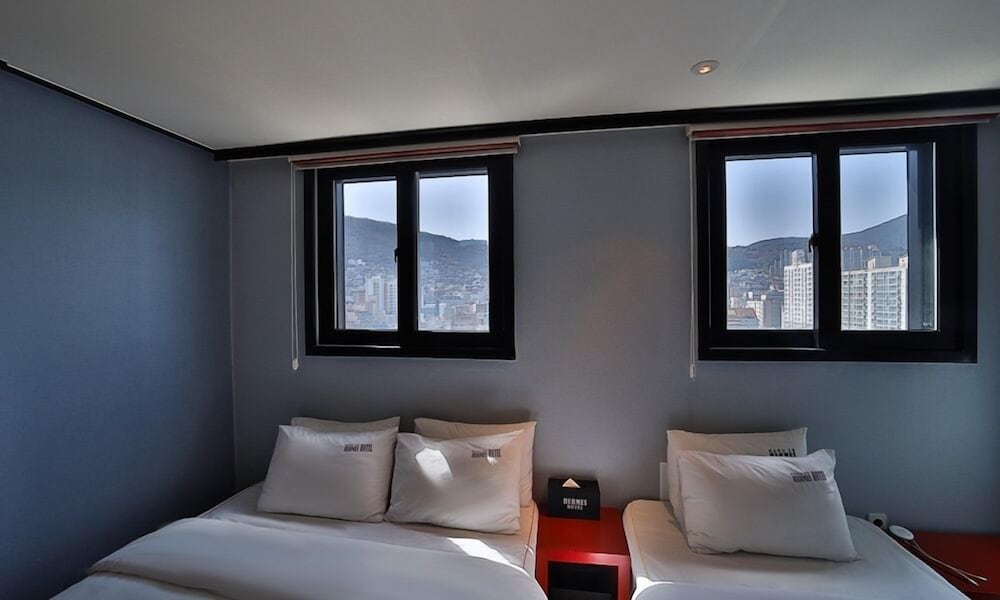 Hermes Hotel 28/56