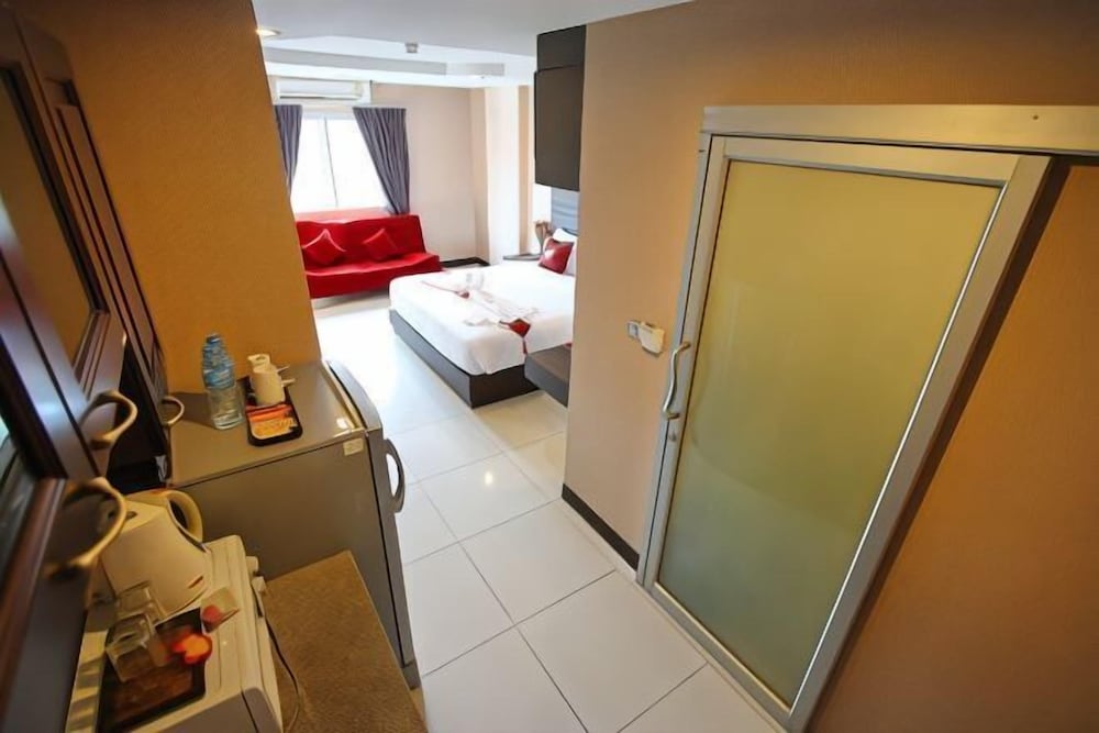 Valhalla Hotel Pattaya 74/75