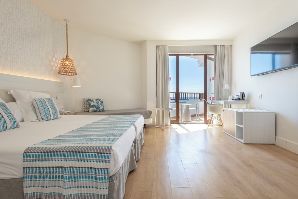 Leonardo Royal Ibiza Santa Eulalia 13/50