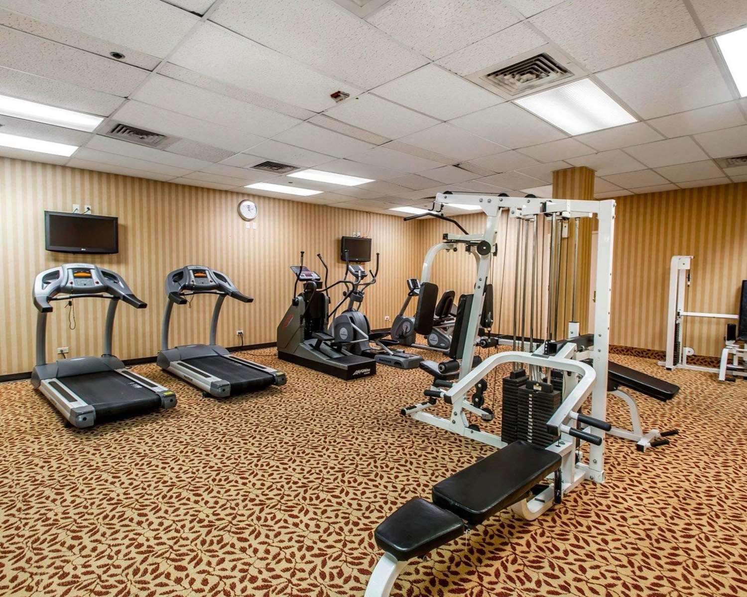 Quality Inn and Conference Center Greeley Downtown 22/27