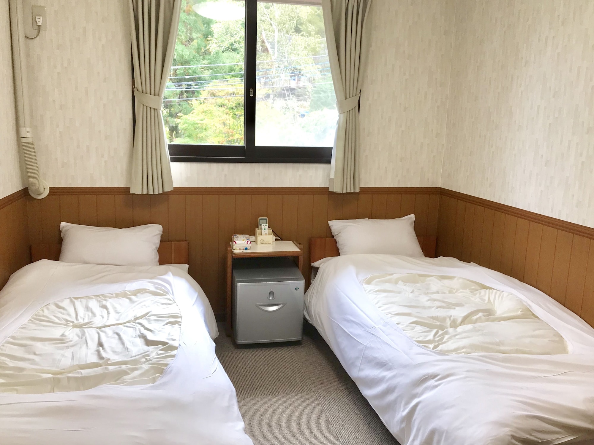 SUPERIOR, TWIN BEDS