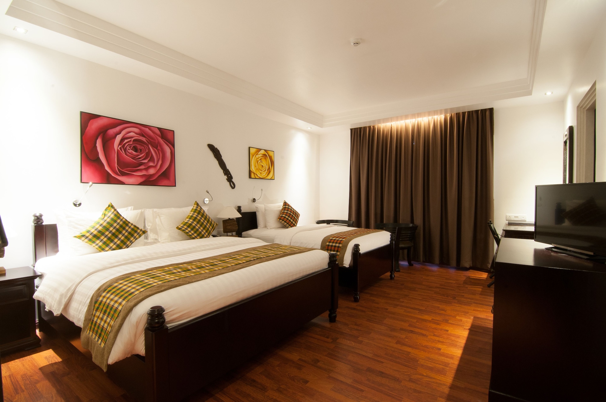Rose, Connecting, Family Suite, 1 Double and 1 Single Bed, Balcony