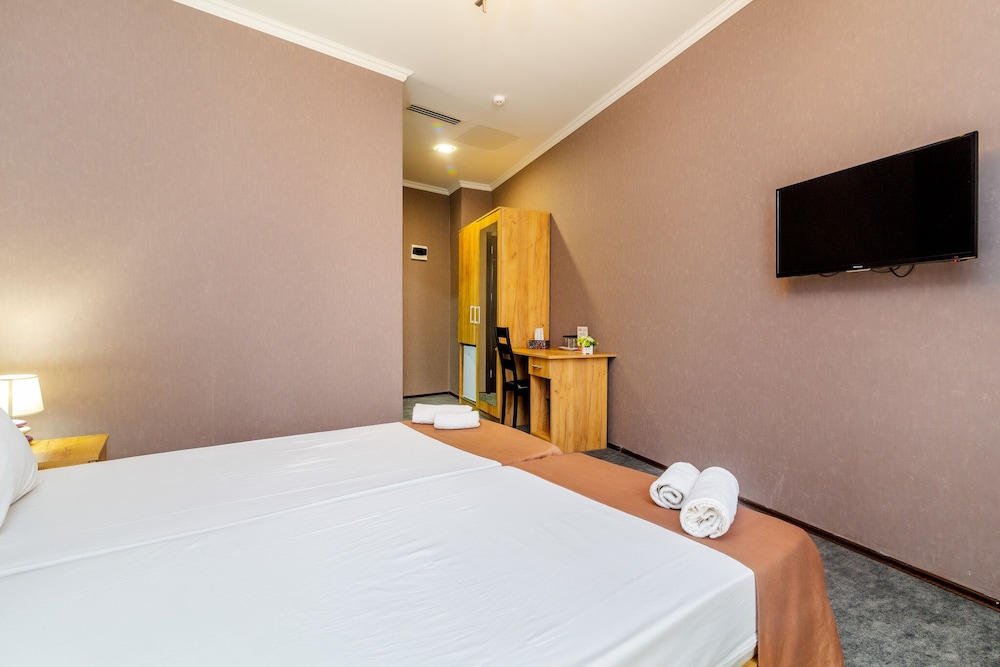 HOTEL MARLYN 36/71