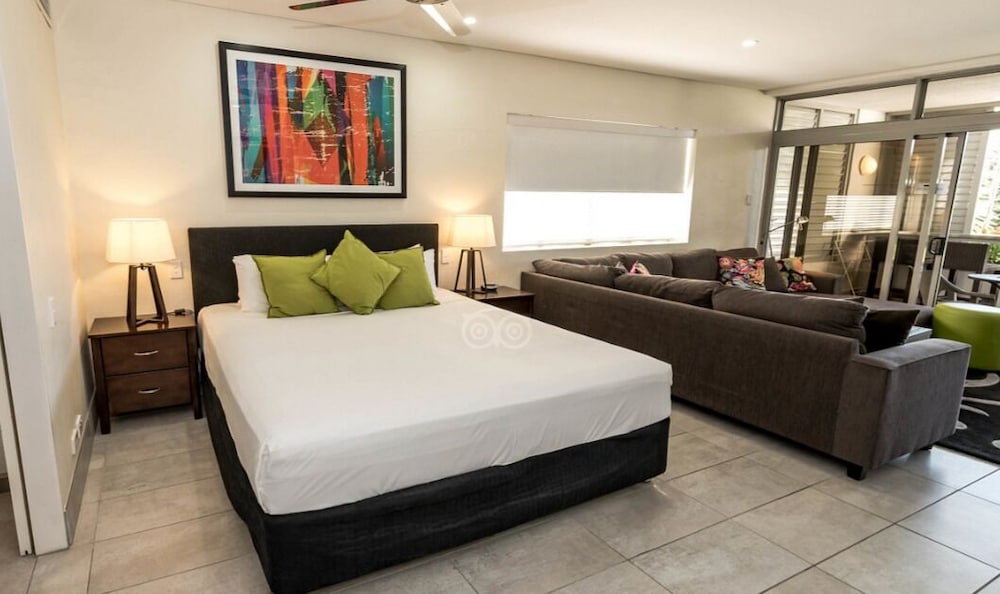 Club, Studio, King Bed, Inlet View