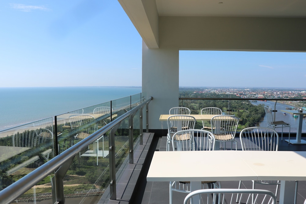 Pullman Miri Waterfront 50/73