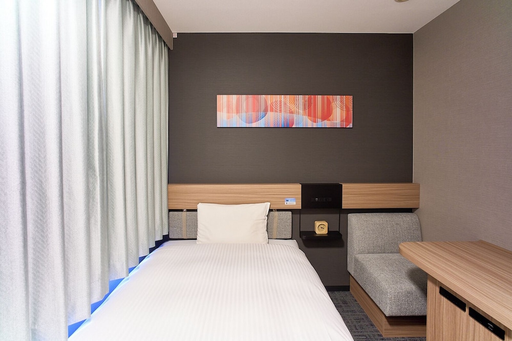 ROOM, DOUBLE BED