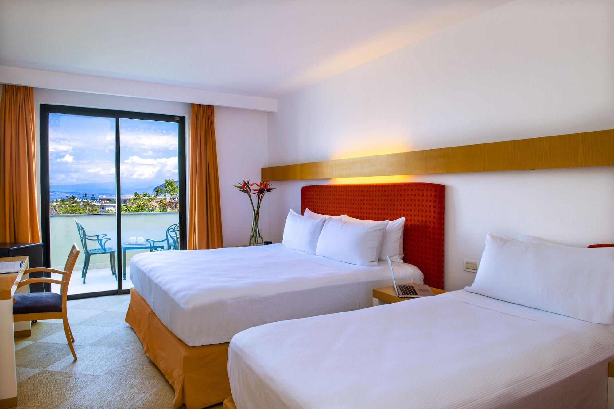 Family, Triple, Sea View, Hilton Sorrento Palace 2/6