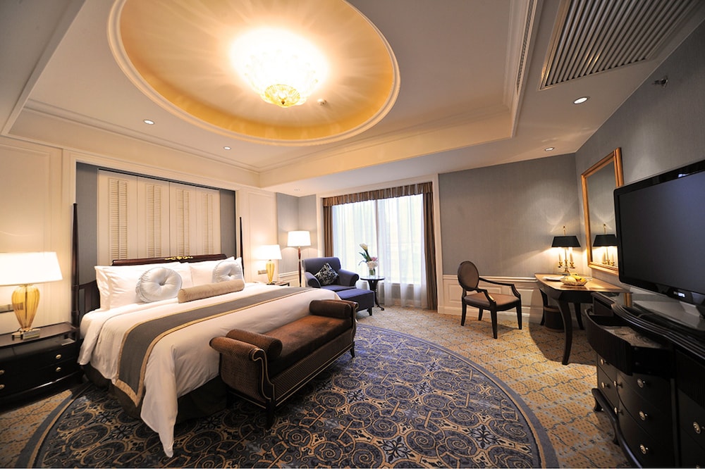BUSINESS SUITE