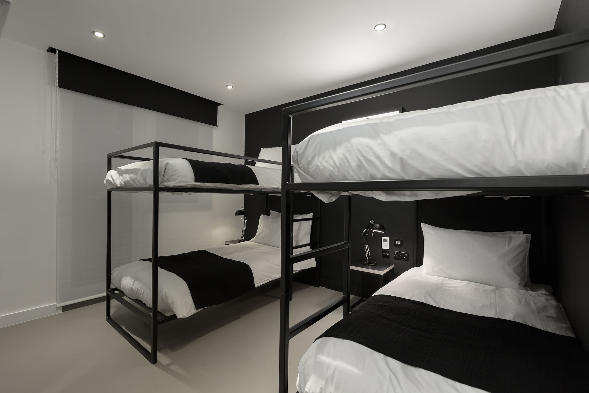ROOM, QUADRUPLE