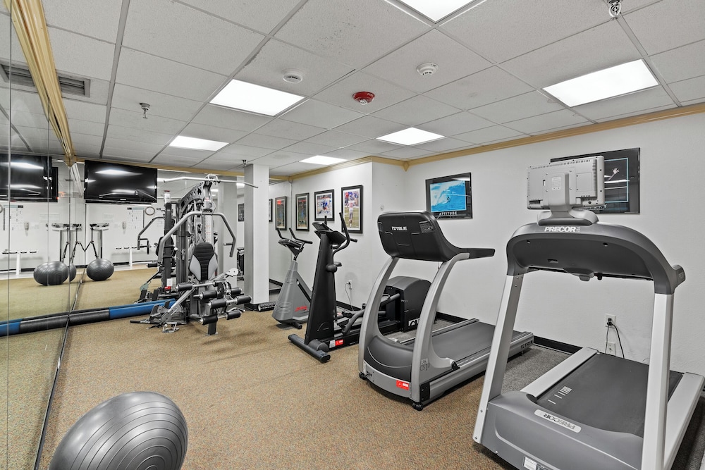 Executive Inn - Fort Lee 24/44