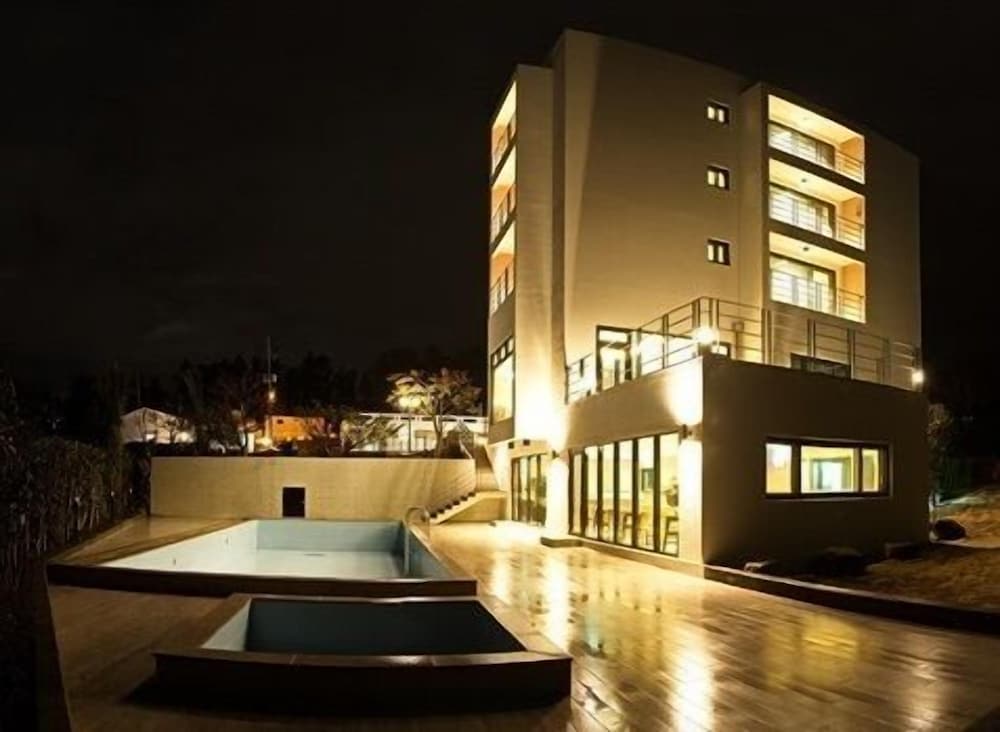 Suave Hotel 25/30