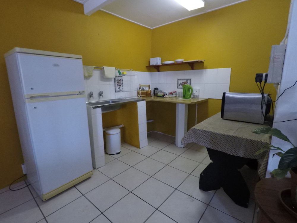 Selborne Bed And Breakfast 50/50