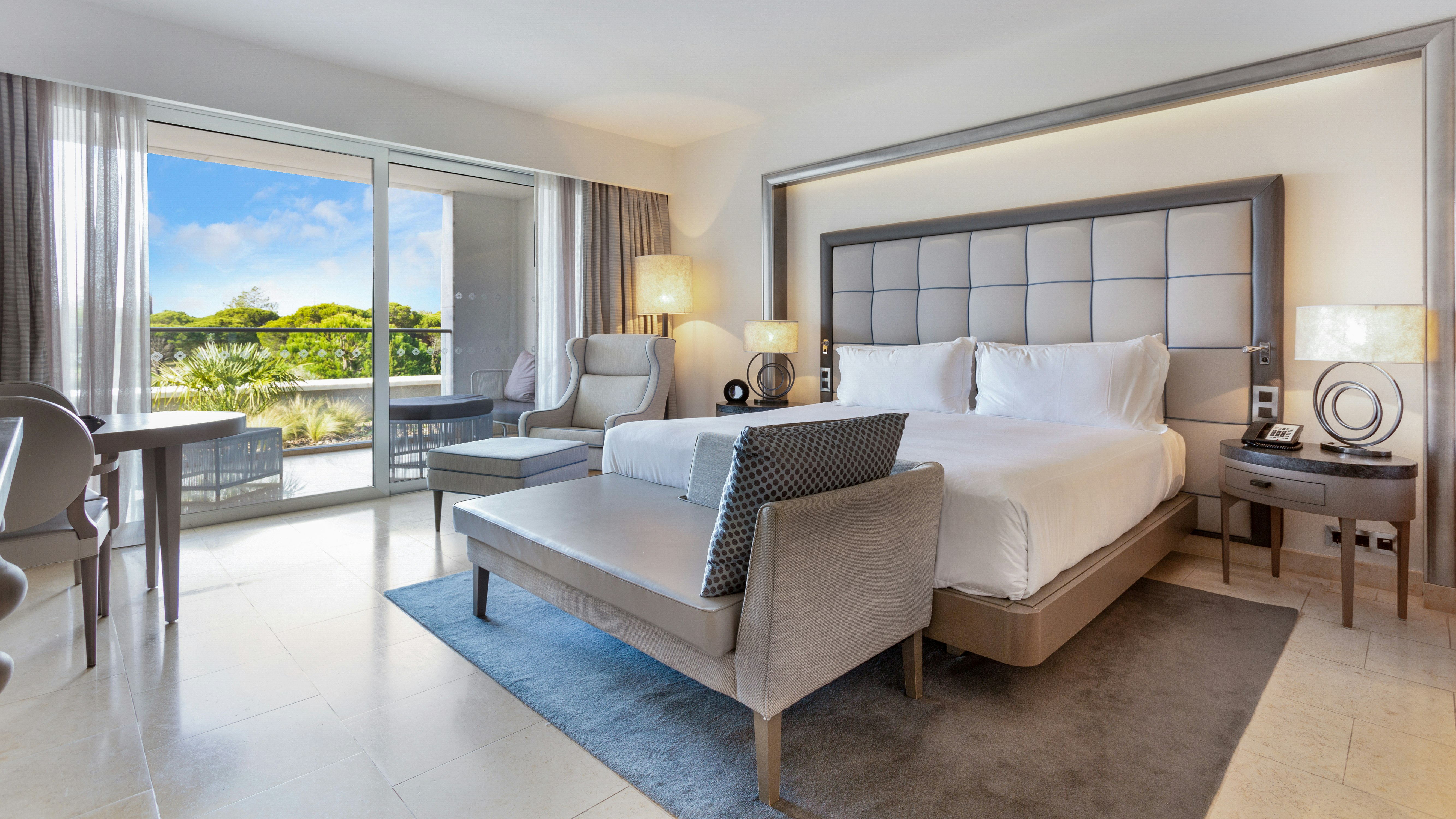 Deluxe, Family, King Bed