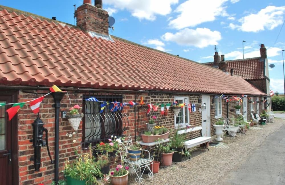 OYO Yarm Cottages 54/64