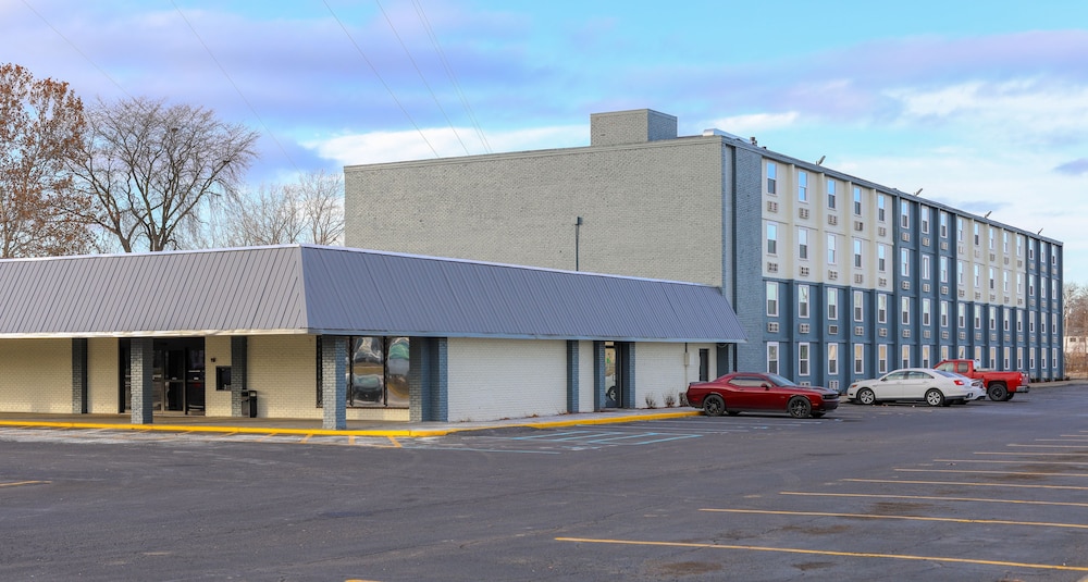 American Inn and Suites Ferndale 21/25