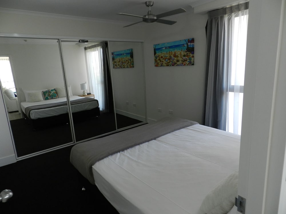 Neptune Resort 27/80