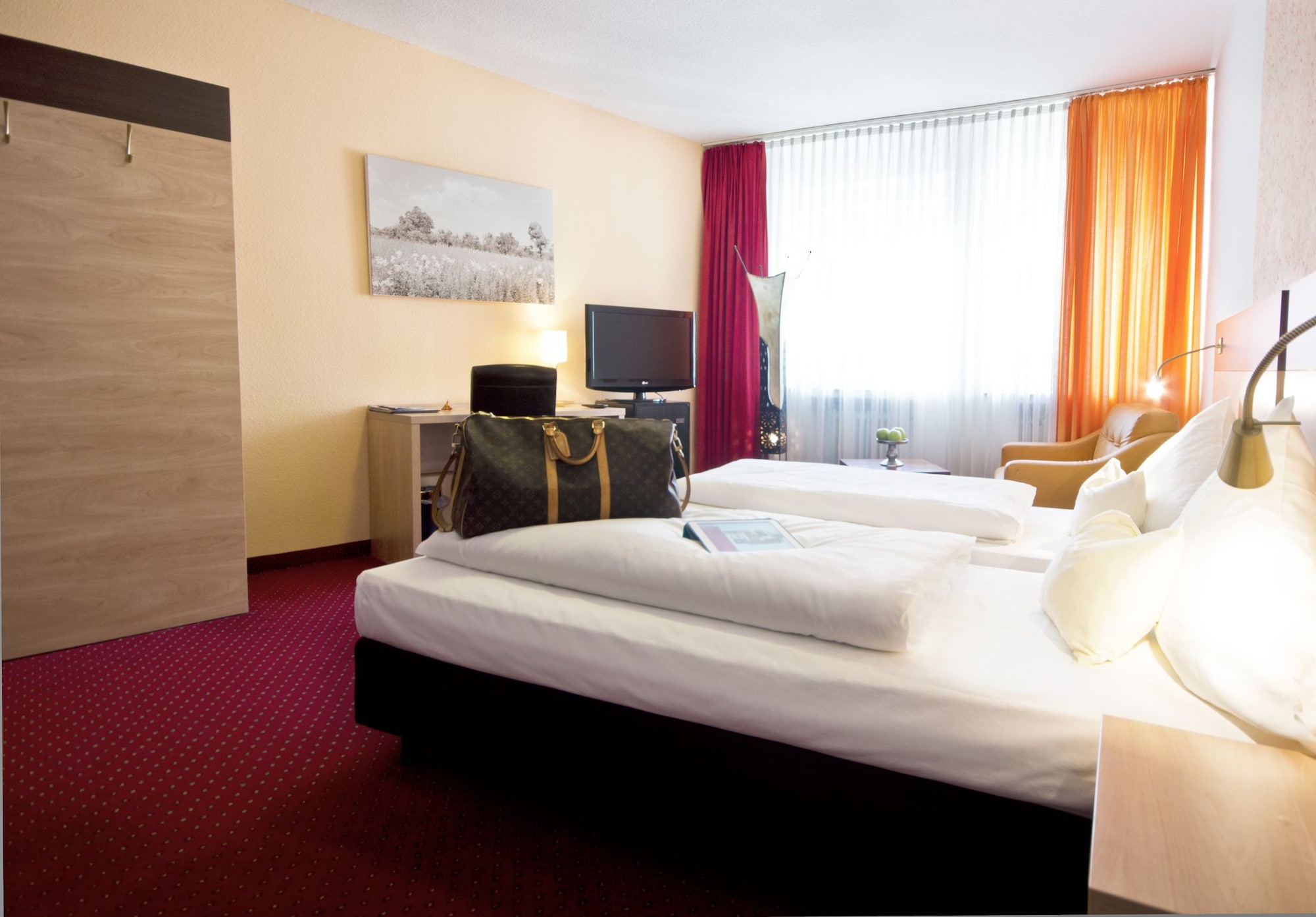 COMFORT, KING BED