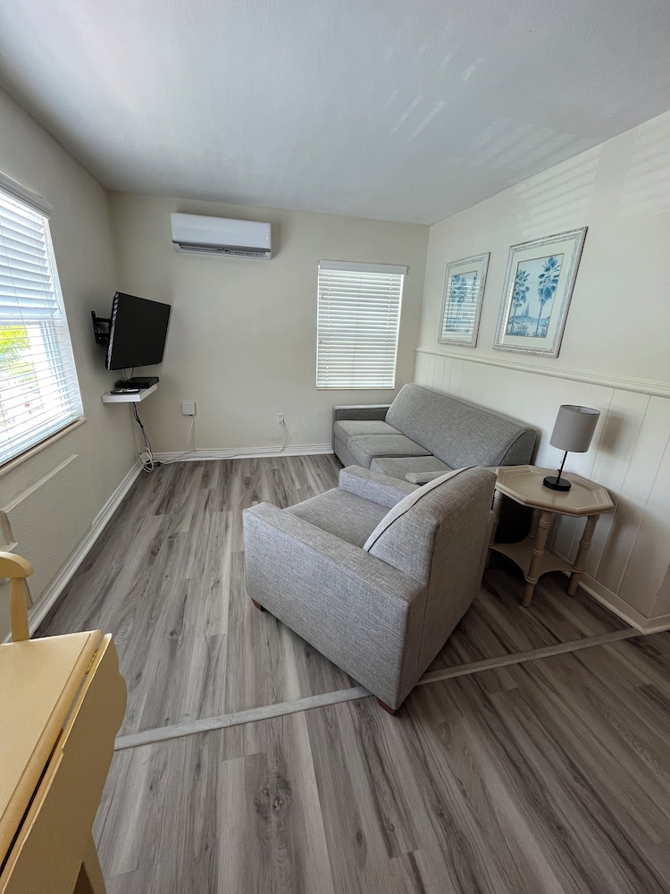 Venice Beach Villas 48/61