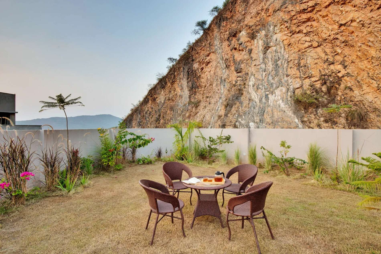 ELIVAAS 3 BHK Villa with Pvt Pool Shourya Bliss 14/20