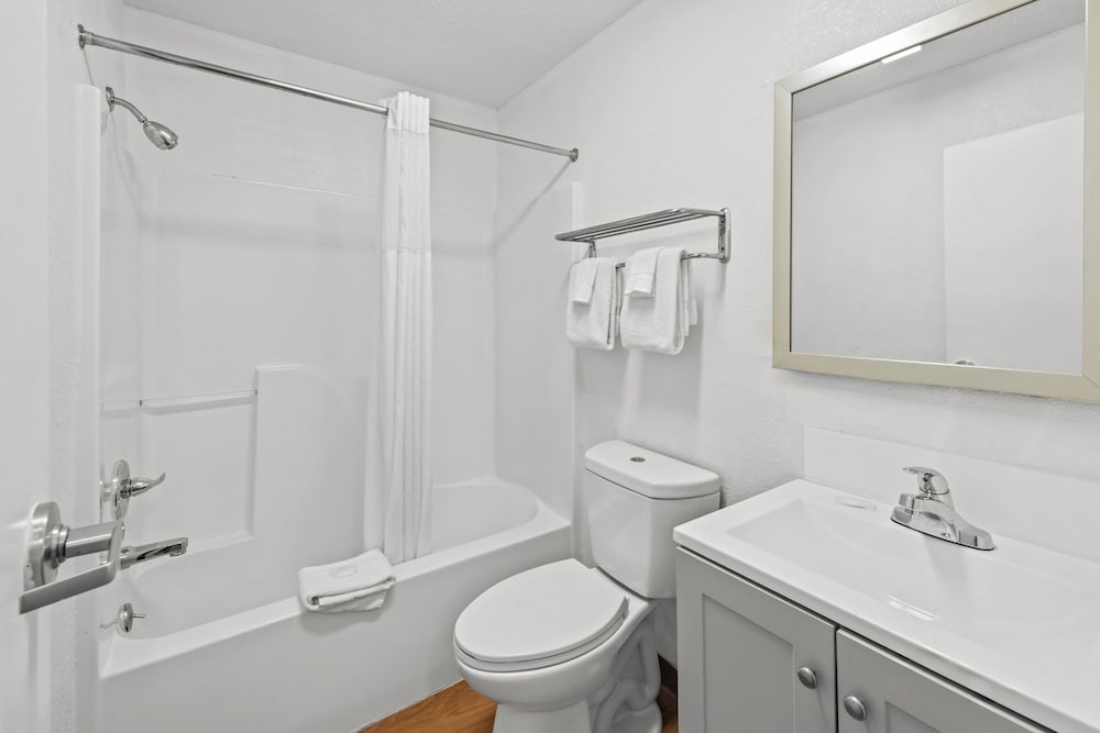 Birch Hill Suites Kansas City - Independence, Mo 22/24