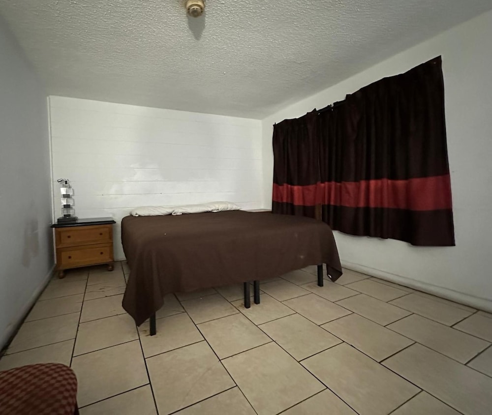 Arrow Motel by OYO Near Downtown 13/49