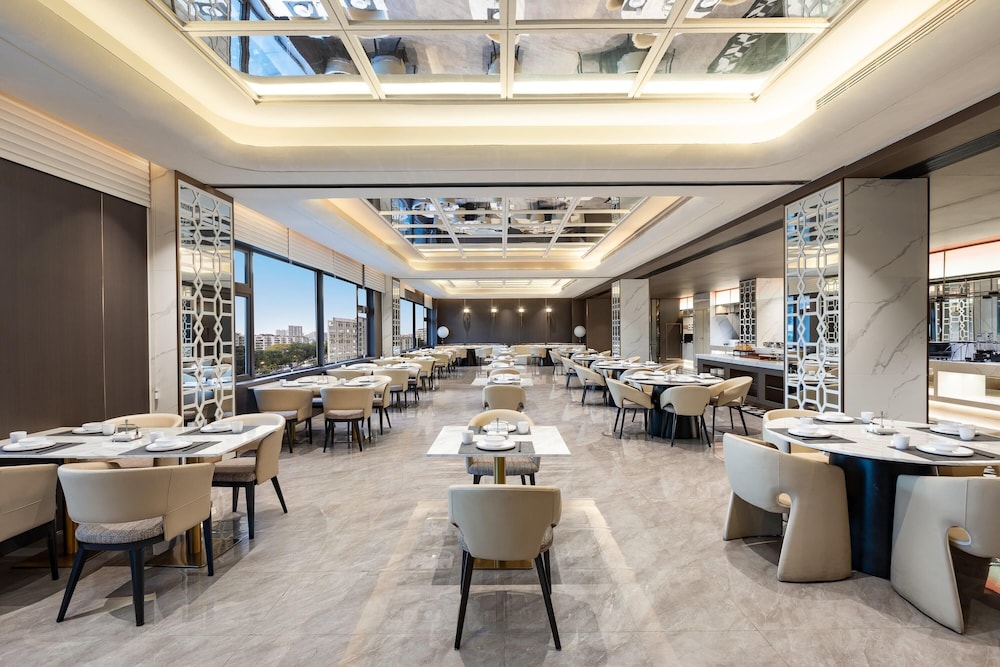 Days Hotel by Wyndham Shantou Longhu 34/43
