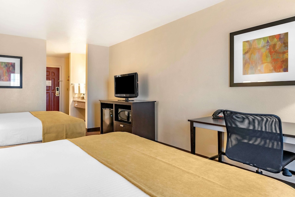 Best Western Luxury Inn 15/37