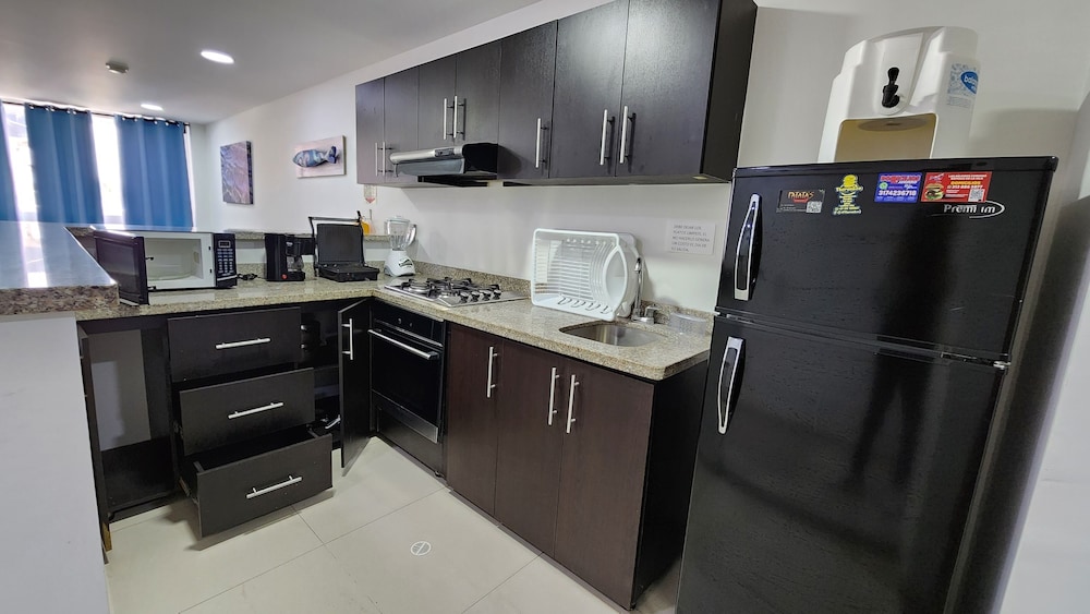 White Coral Apartasuites 5/50